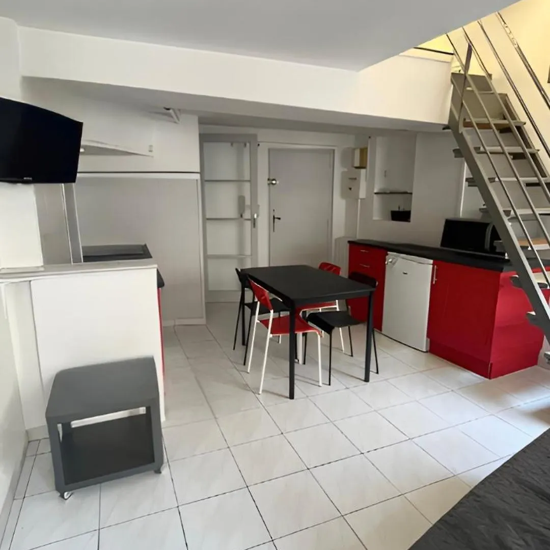 Centre-Ville Avignon - Duplex - Terrasse Privee 0*,  France
